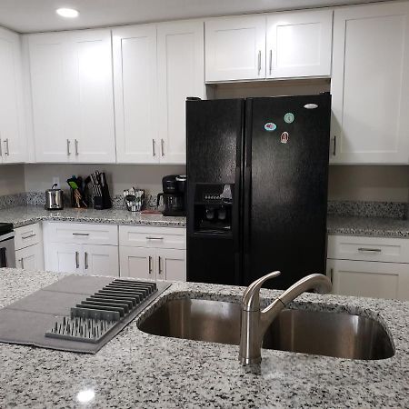 Shell Near The Sea, 2-Br Pet Friendly Home Венис Екстериор снимка