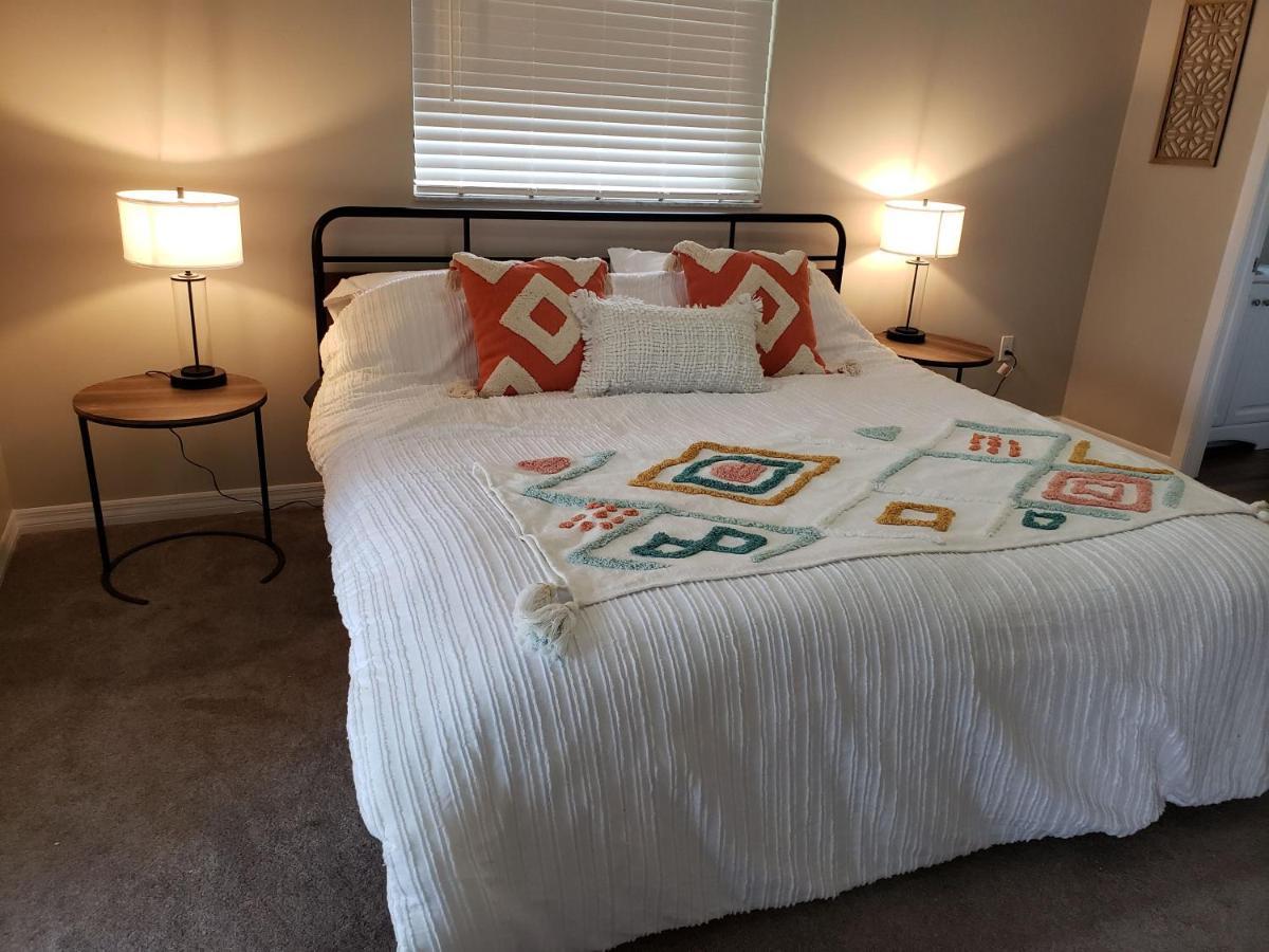 Shell Near The Sea, 2-Br Pet Friendly Home Венис Екстериор снимка