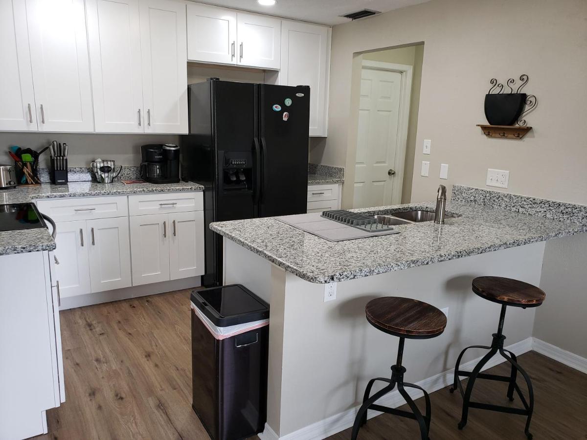 Shell Near The Sea, 2-Br Pet Friendly Home Венис Екстериор снимка